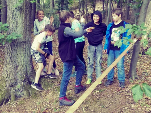 Foto-Galerie_bushcraft-sauerland_kindergeburtstag_im_wald_13_640x480