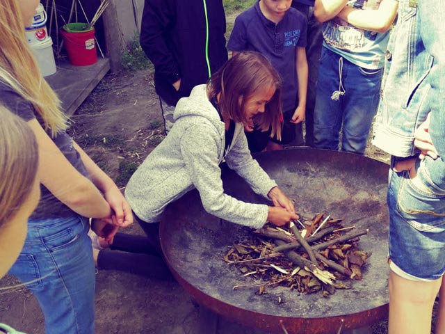 Foto-Galerie_bushcraft-sauerland_kindergeburtstag_im_wald_2_640x480